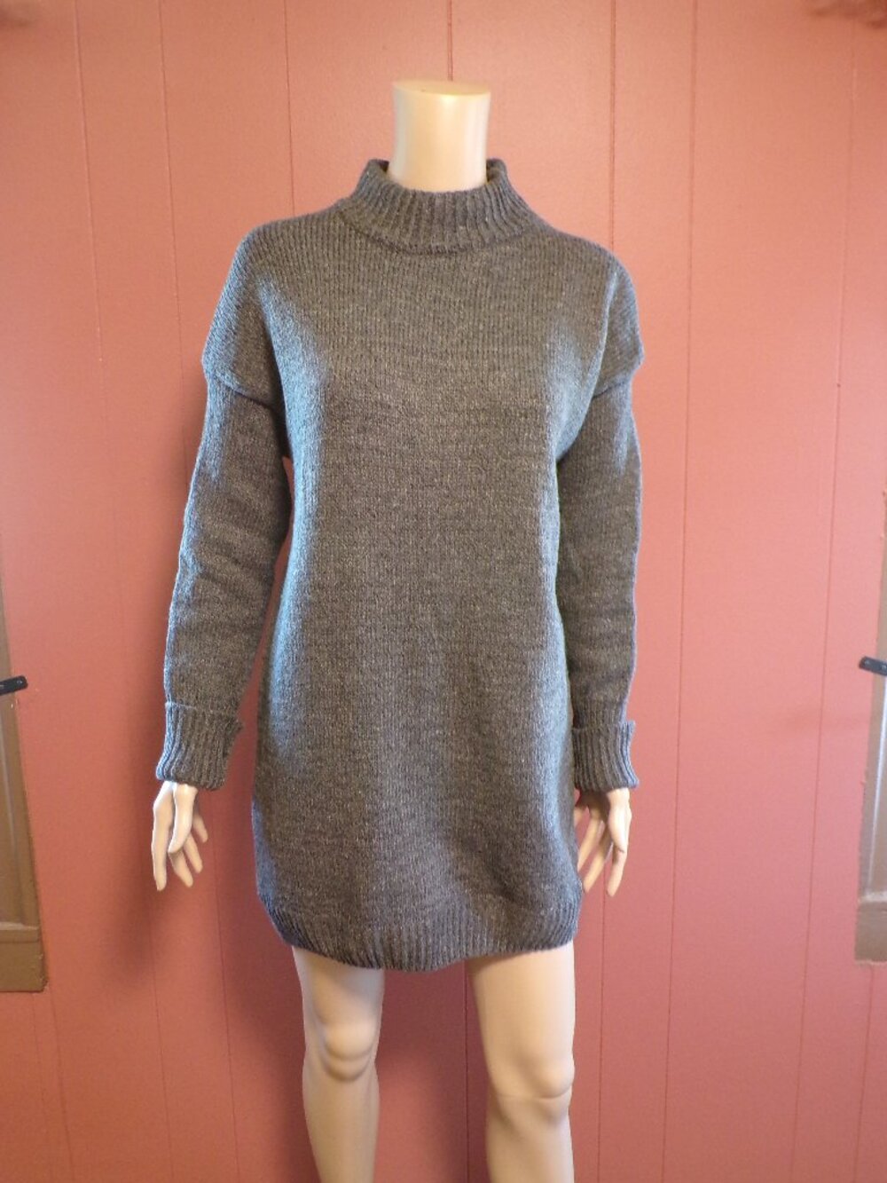 ID Identity Women's Gray Knit Long Sleeve Mini Sweater Dress - 31" Long SMALL